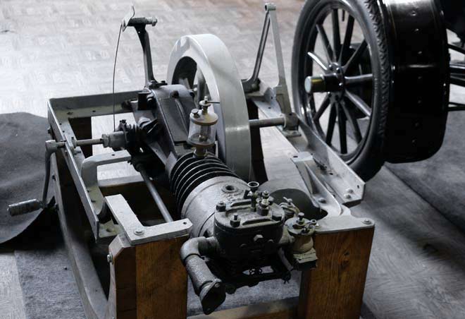curved-dash-motor-1902