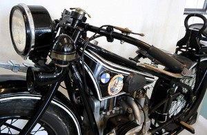 Alte Motorräder - auf der Strasse, bei Ausstellungen oder in Technik-Museen