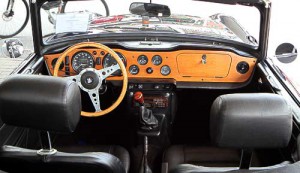 Very British - das Cockpit des Triumph TR 6