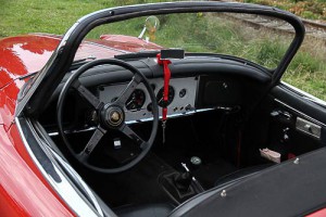 Klassisches XK 150-Cockpit mit Armaturenbrett für Rechts- und Linkslenker