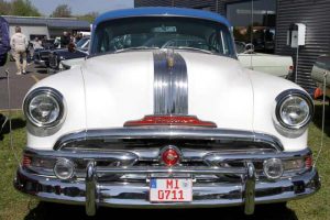 pontiac-chieftain-1953