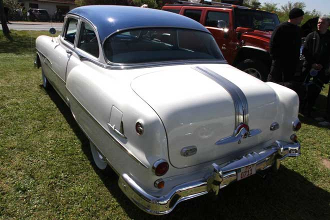pontiac-chieftain-1953