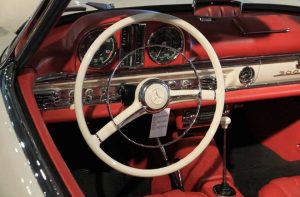 Das Cockpit des Mercedes-Benz 300 SL