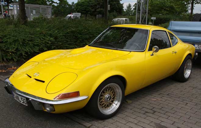 Opel GT - nur Fliegen ist schöner