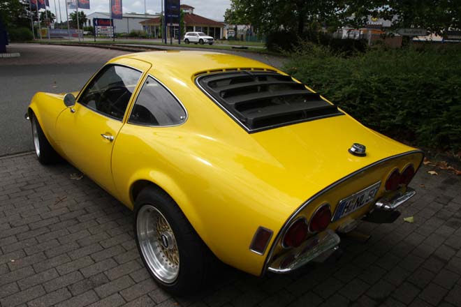 Opel GT - nur Fliegen ist schöner